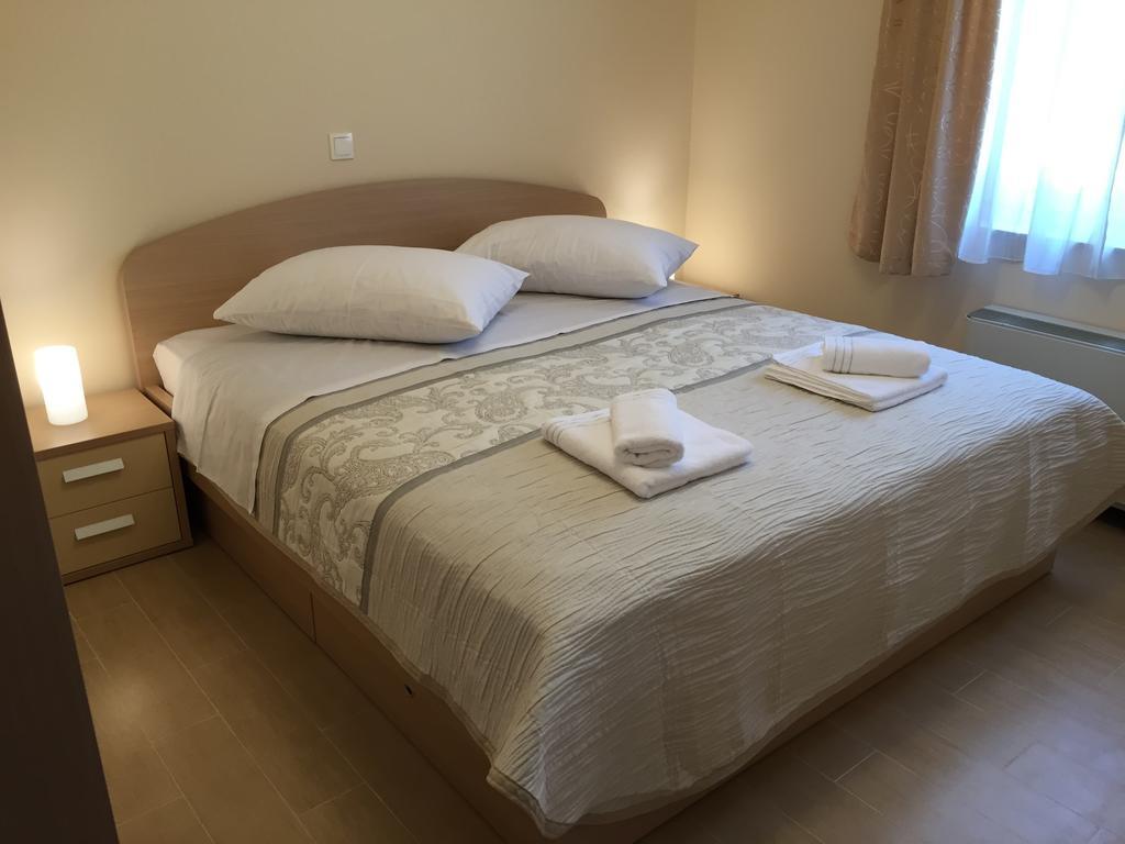 Apartments Sanbrandin Krk Town Room photo