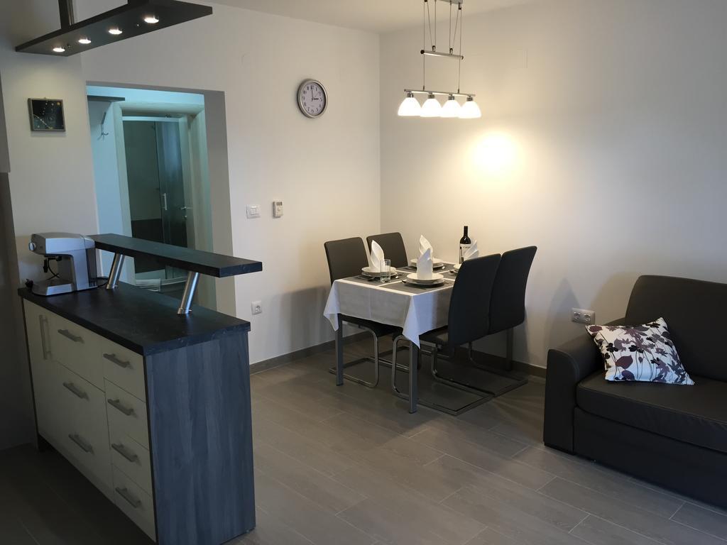 Apartments Sanbrandin Krk Town Room photo