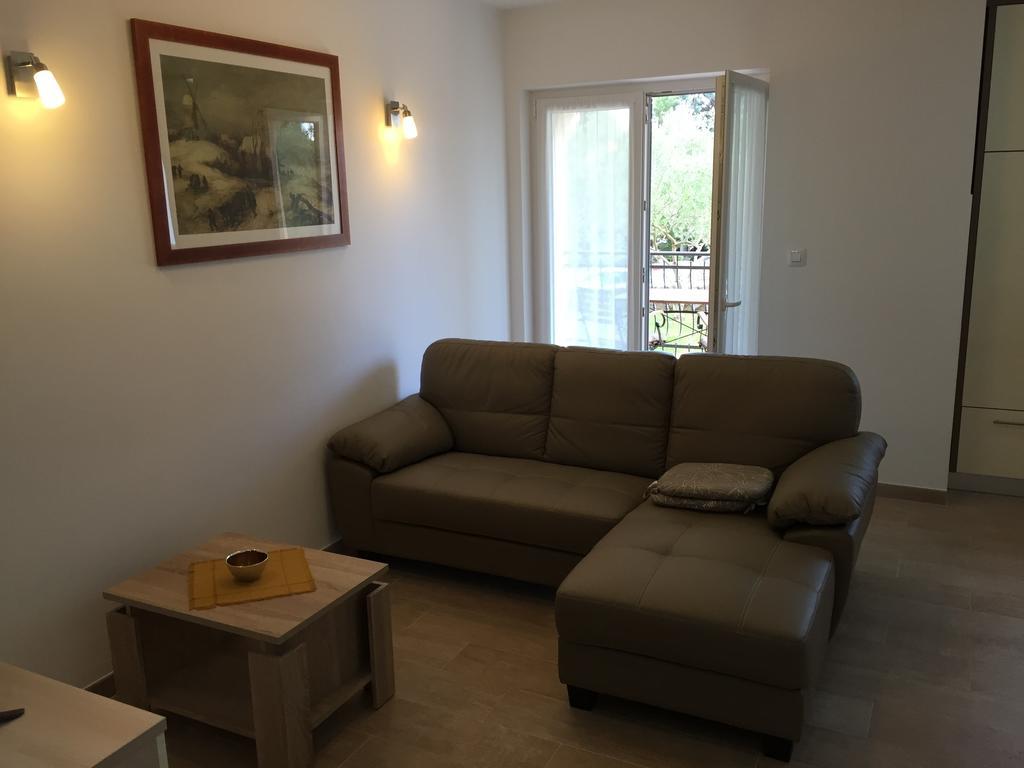 Apartments Sanbrandin Krk Town Exterior photo